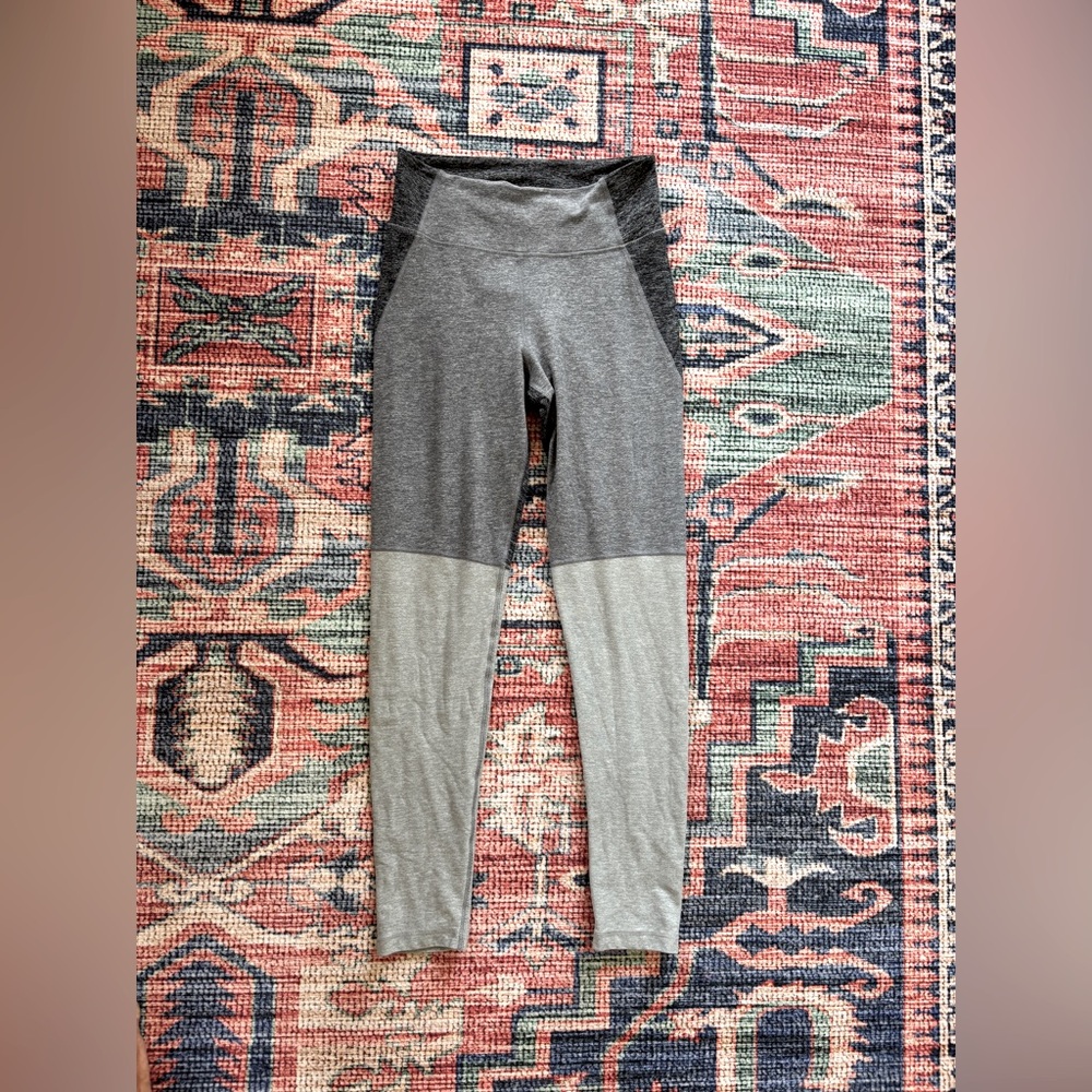 Aritzia The Constant Grey Block Leggings, Medium